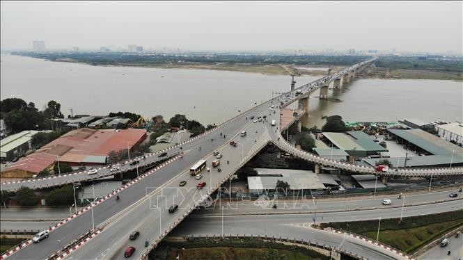 Cầu Vĩnh Tuy (Hà Nội). Ảnh: Danh lam - TTXVN