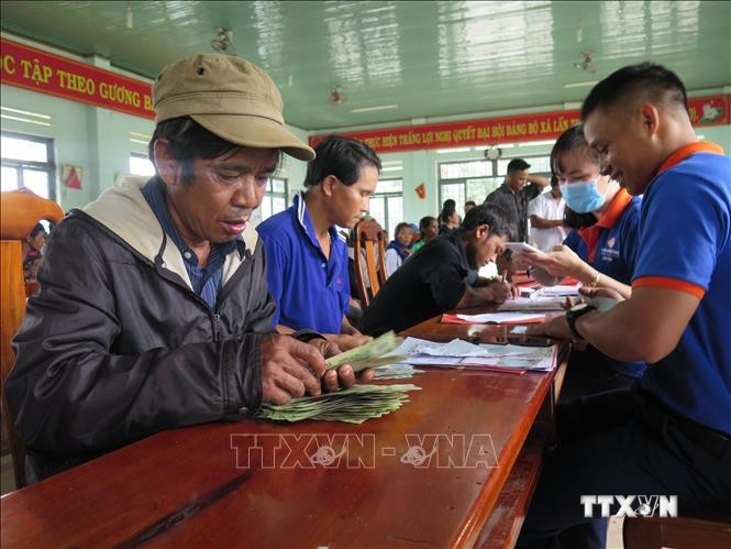 Thêm nguồn thu nhập cho người dân tham gia bảo vệ rừng ở Kon Tum