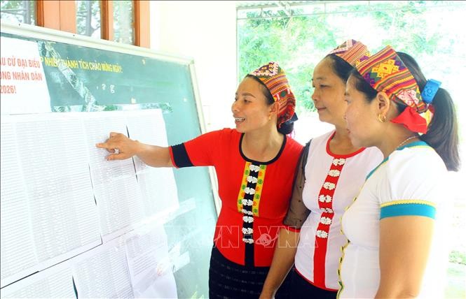 Những nữ bí thư chi bộ dân tộc Thái nói đi đôi với làm ở Con Cuông