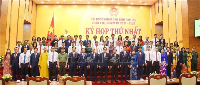 70 đại biểu HĐND tỉnh Phú Thọ khóa XIX, nhiệm kỳ 2021 - 2026 ra mắt tại Kỳ họp thứ Nhất. Ảnh: Trung Kiên – TTXVN