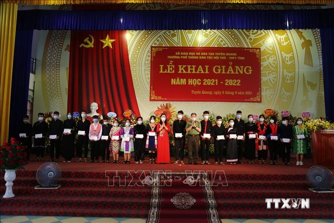 Sáng 5/9/2021, trường Phổ thông Dân tộc nội trú THPT tỉnh Tuyên Quang tổ chức lễ khai giảng năm học mới. Năm học 2021-2022, trường Phổ thông Dân tộc nội trú THPT tỉnh có hơn 500 học sinh, trong đó 180 học sinh lớp 10. Nhân dịp này, Bộ trưởng Bộ Giáo dục v