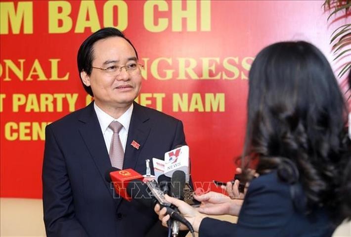Đồng chí Phùng Xuân Nhạ trả lời phỏng vấn báo chí. Ảnh: TTXVN
