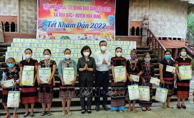 Tết Nhâm Dần 2022: Thăm, tặng quà đồng bào dân tộc thiểu số ở Đà Nẵng