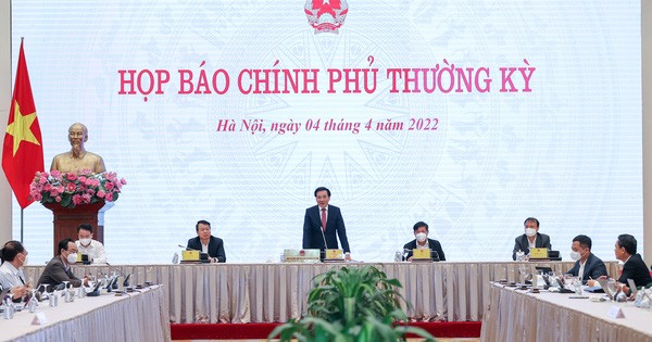 Họp báo Chính phủ thường kỳ tháng 3/2022: Thứ trưởng Đỗ Xuân Tuyên nói về “số phận” của 3 vaccine nội phòng COVID-19