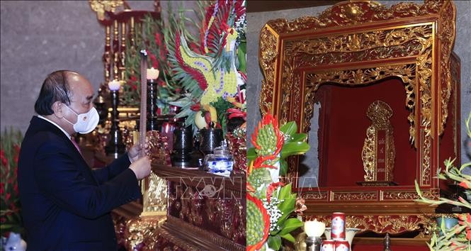 Chủ tịch nước Nguyễn Xuân Phúc dự Lễ khánh thành Đền thờ Vua Hùng tại thành phố Cần Thơ