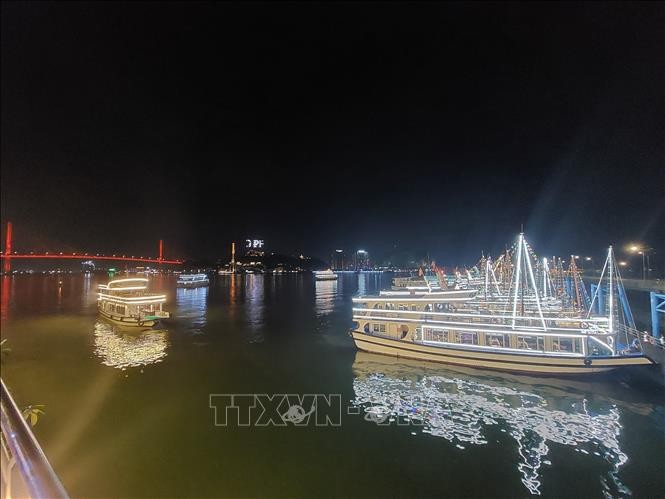 Phố đêm du thuyền - sản phẩm du lịch mới của Quảng Ninh