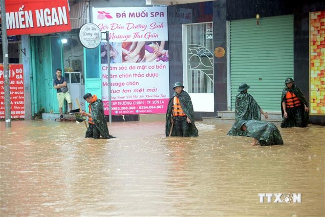 Sơn La: Nhiều tuyến đường ngập sâu do mưa lớn kéo dài