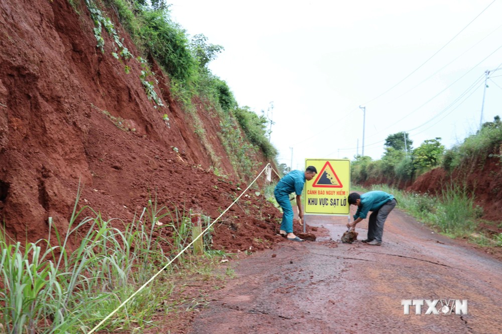 Bình Phước: Hơn 300 hộ dân bị ảnh hưởng của sạt lở đất do mưa lớn