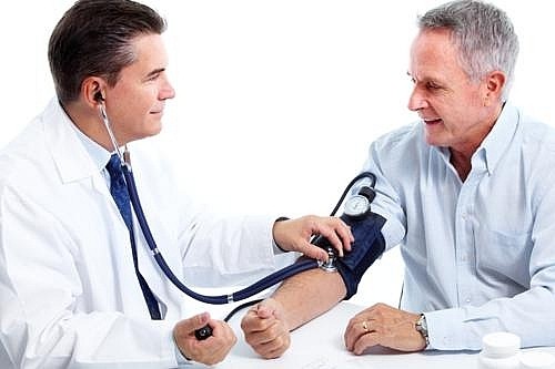Giảm huyết áp ở người cao tuổi giúp ngăn ngừa bệnh sa sút trí tuệ