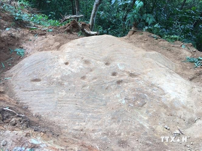 Nghiên cứu, giải mã các khối đá khắc cổ mới phát hiện tại Mù Cang Chải, Yên Bái