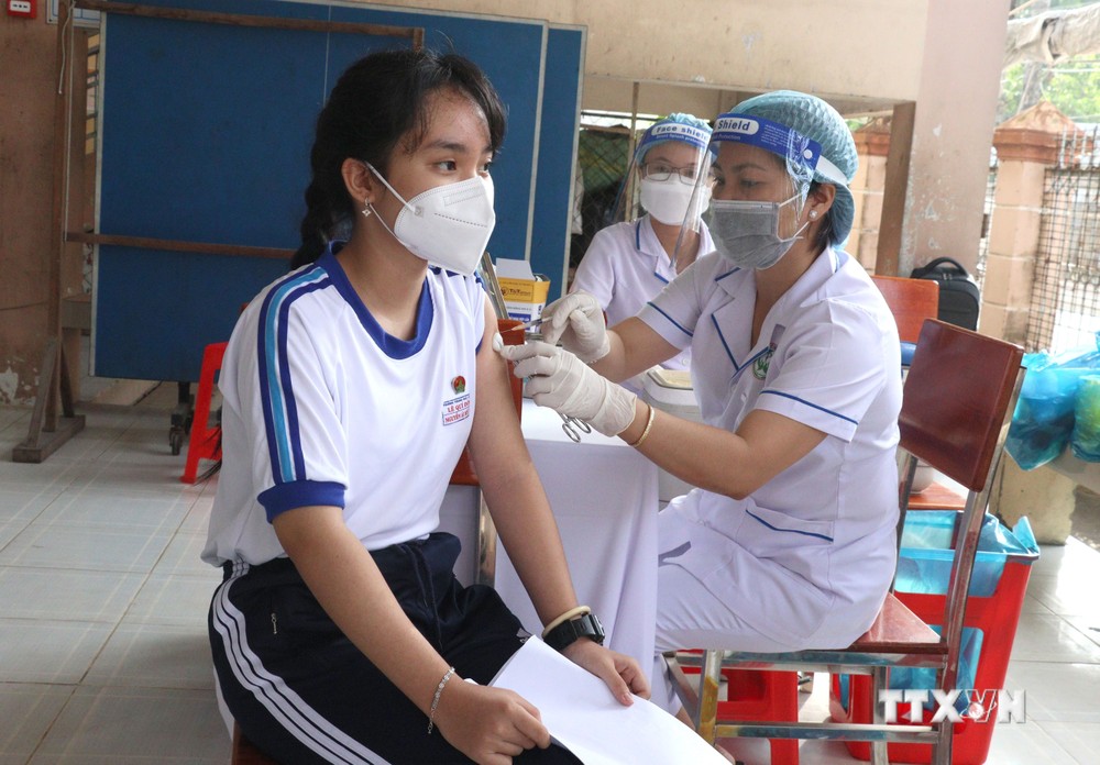 Dịch COVID-19: Ngày 1/11, cả nước có 449 ca COVID-19 mới, một bệnh nhân ở Quảng Ninh tử vong