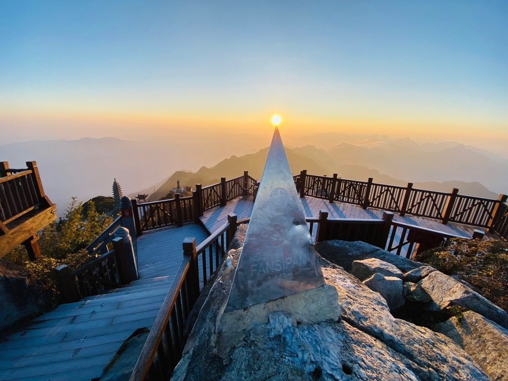 Sương muối xuất hiện trên đỉnh Fansipan (Lào Cai)