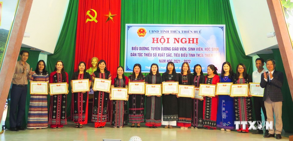 Thừa Thiên - Huế tuyên dương học sinh, sinh viên dân tộc thiểu số xuất sắc