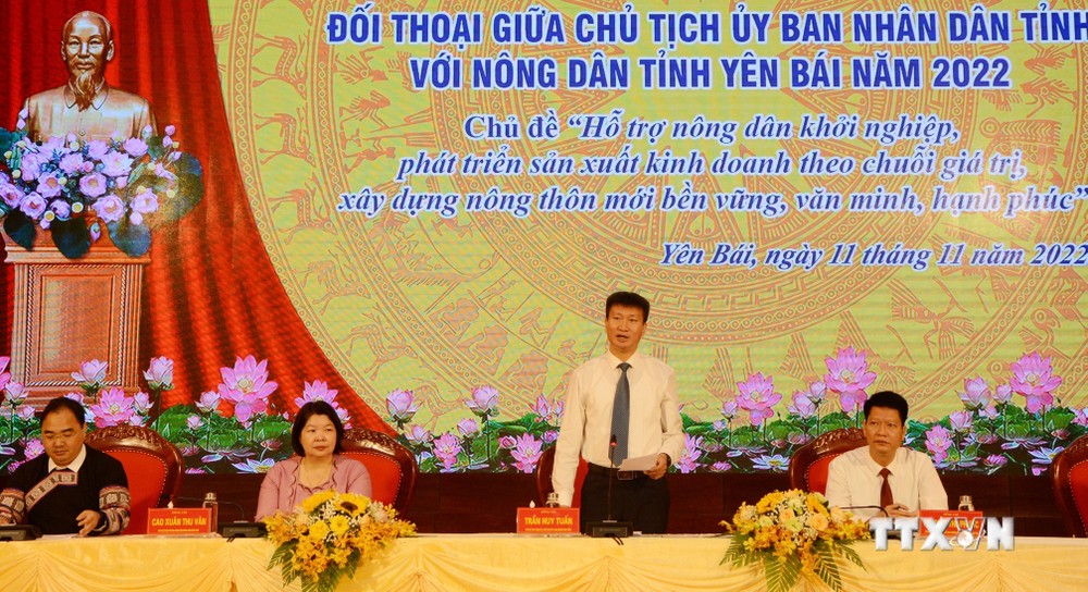 Chủ tịch UBND tỉnh Yên Bái Trần Huy Tuấn chủ trì Hội nghị. Ảnh: Tiến Khánh - TTXVN