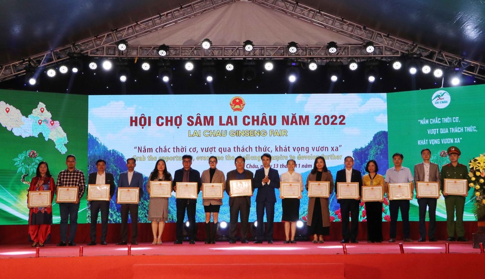 Bế mạc Hội chợ Sâm Lai Châu năm 2022