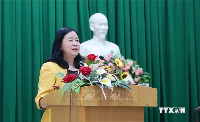 Trưởng ban Dân vận Trung ương Bùi Thị Minh Hoài tiếp xúc cử tri tại Đắk Lắk