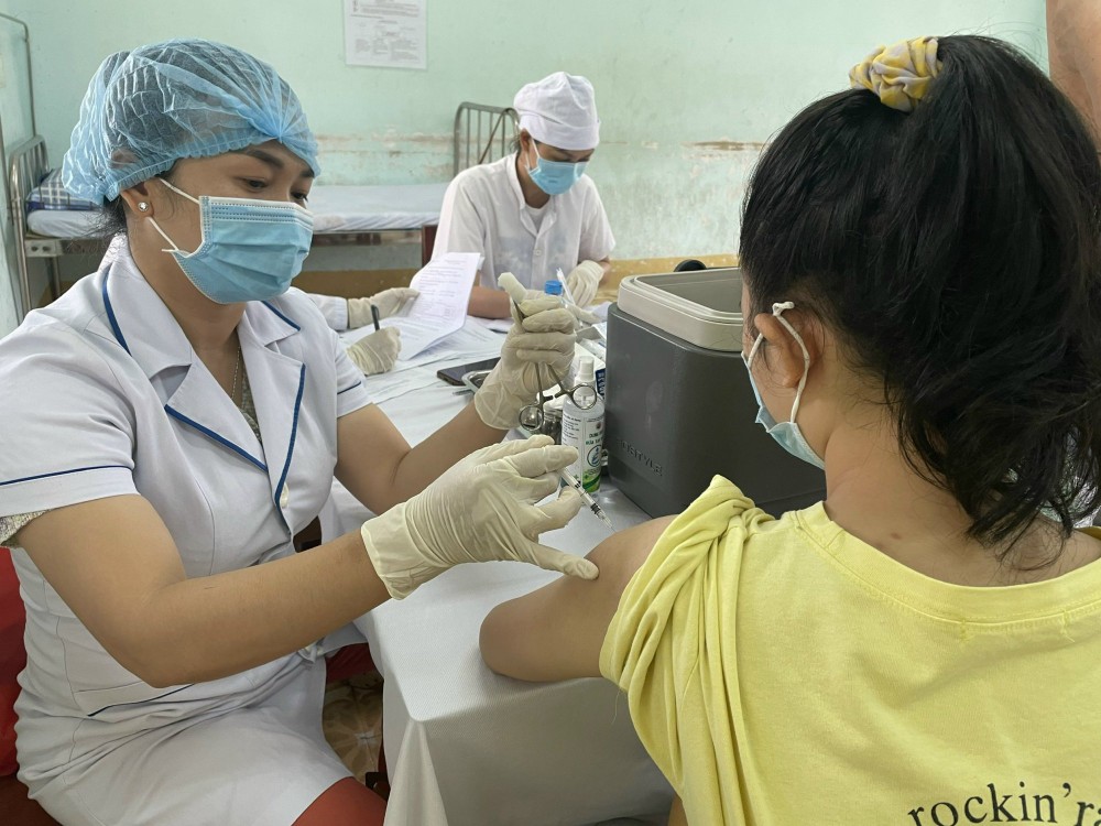 Có gần 500 ca mắc COVID-19 mới, 1 bệnh nhân tại Bình Thuận tử vong
