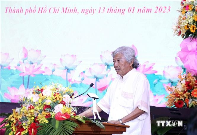 Ông Qua Đình Lan, dân tộc Chăm Bà-la-môn tỉnh Bình Thuận, đại diện người dân tộc thiểu số tiêu biểu phát biểu. Ảnh: Xuân Khu - TTXVN