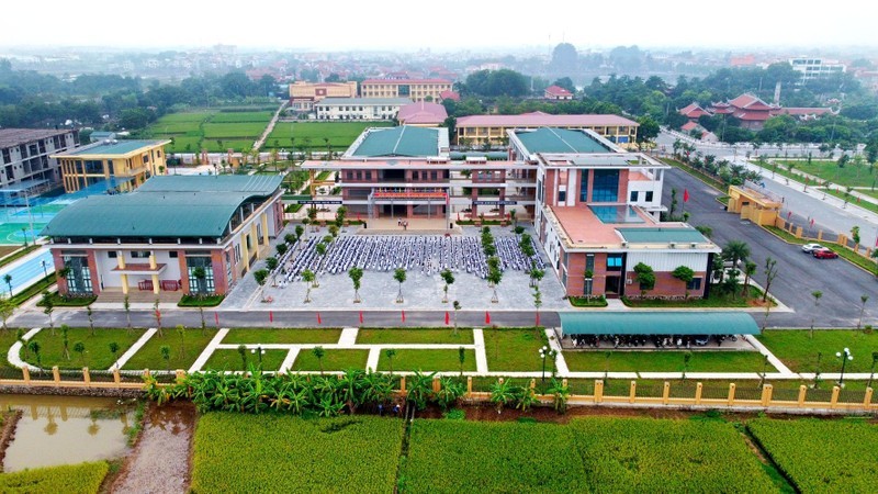 Trường Trung học cơ sở trọng điểm tại huyện Vĩnh Tường khang trang, hiện đại. Ảnh: vinhphuc.edu.vn 