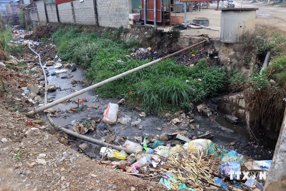 Ô nhiễm kéo dài ở các khu dân cư đã đạt chuẩn nông thôn mới xã Cò Nòi
