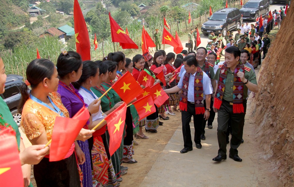 Hỗ trợ xây dựng hơn 2.400 nhà cho người nghèo tại các xã biên giới tỉnh Nghệ An