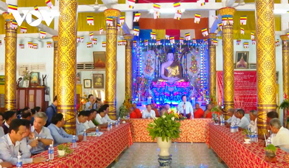 Lãnh đạo tỉnh Vĩnh Long chúc Tết cổ truyền Chôl Chnăm Thmây của đồng bào Khmer