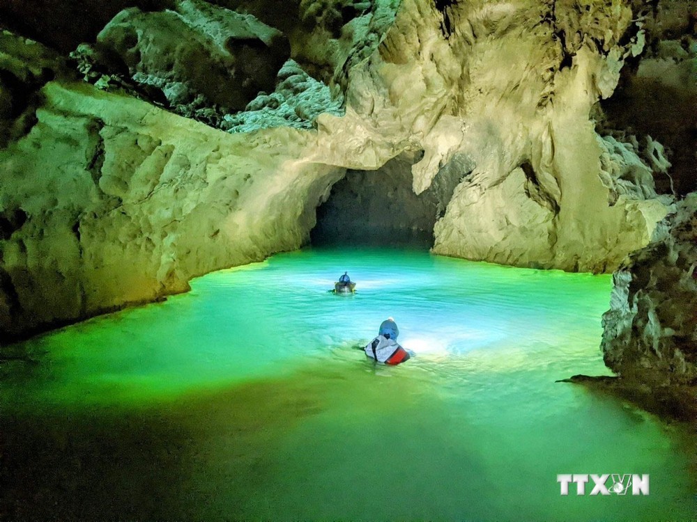 Các hang động mới phát hiện tại Quảng Bình. Ảnh: TTXVN phát