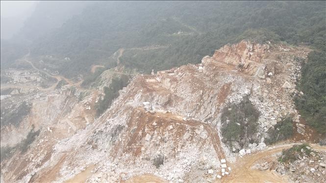 Mỏ đá Tường Phú, nơi xảy ra vụ tai nạn lao động khiến anh Nguyễn Văn Nghĩa tử vong hồi tháng 3. Ảnh: Tuấn Anh-TTXVN