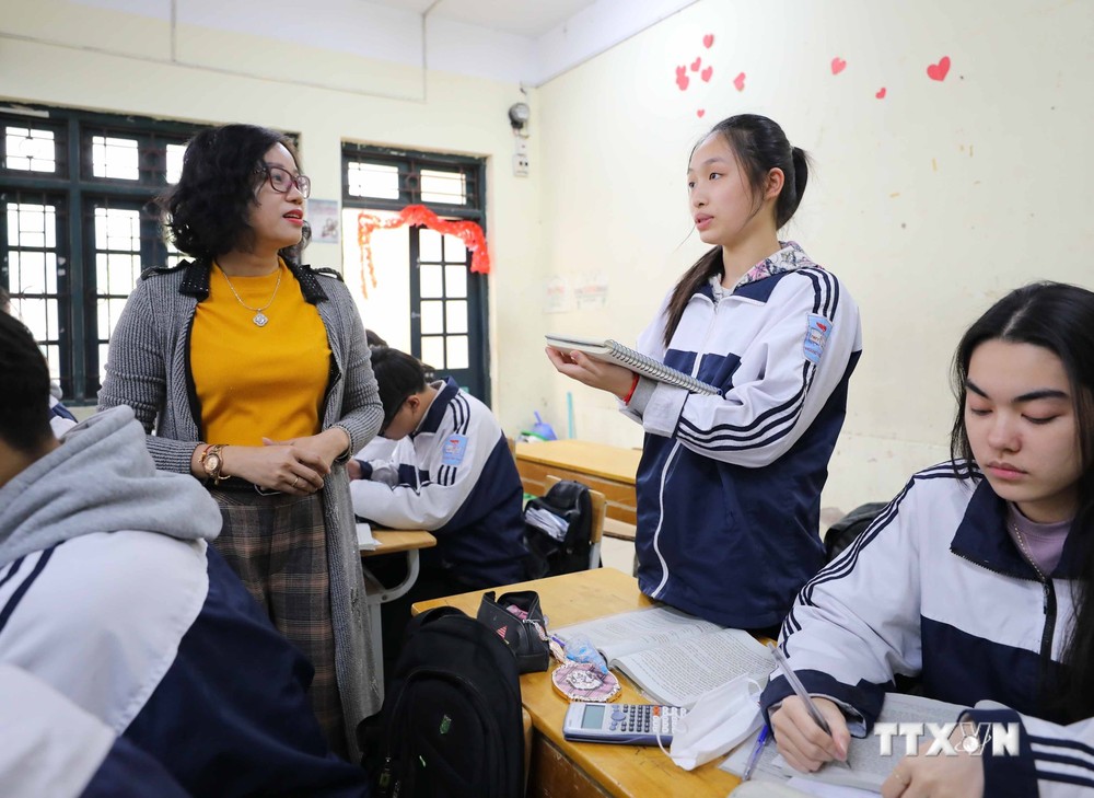 Giờ ôn tập môn Ngữ Văn của học sinh lớp 12 trường THPT Hoàng Văn Thụ (Hoàng Mai, Hà Nội). Ảnh: Thanh Tùng - TTXVN