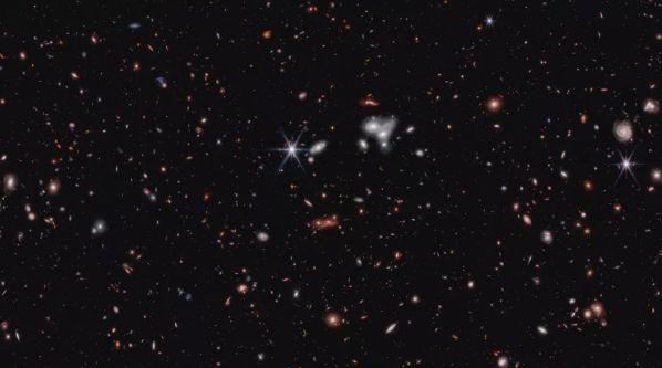 Phát hiện hố đen siêu lớn cách xa Trái Đất nhất từ trước đến nay
