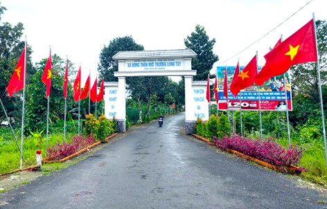 Xã Trường Long Tây, huyện Châu Thành A, hân hoan đón nhận danh hiệu xã nông thôn mới nâng cao. Ảnh: baohaugiang.com.vn