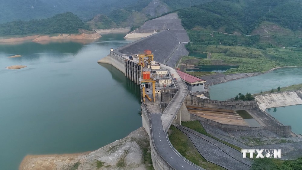 Toàn cảnh Nhà máy thủy điện Tuyên Quang, thuộc địa phận huyện Na Hang, tỉnh Tuyên Quang. Ảnh: Vũ Quang-TTXVN
