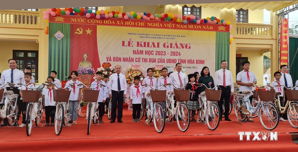 Bí thư Trung ương Đảng Bùi Thị Minh Hoài: Quan tâm đầu tư phát triển giáo dục vùng sâu, vùng xa, vùng khó khăn
