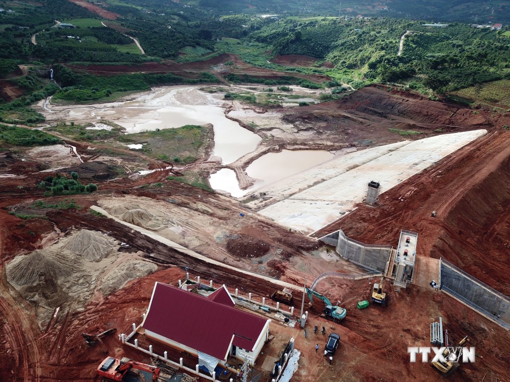 Toàn cảnh công trình hồ chứa nước Đông Thanh. Ảnh: Nguyễn Dũng-TTXVN