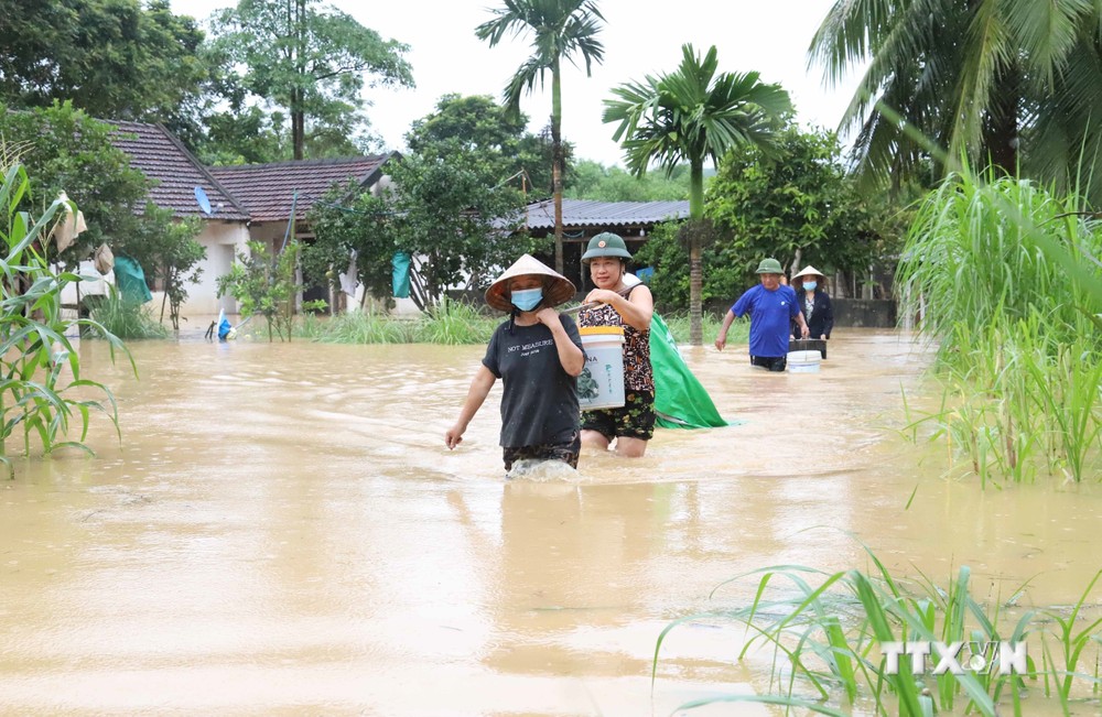 Tập trung khắc phục hậu quả mưa lũ, ổn định cuộc sống người dân
