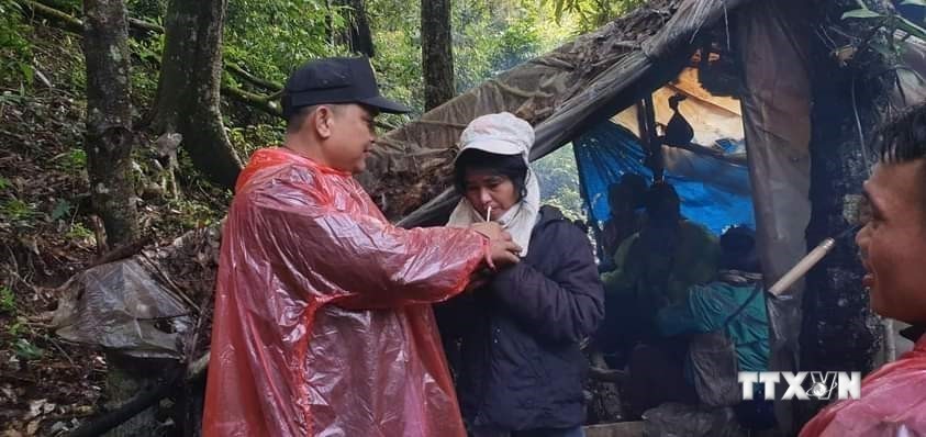 Kon Tum: Tìm thấy người phụ nữ bị thất lạc trong rừng