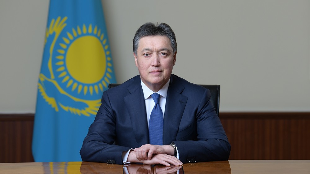 阮春福总理致电祝贺阿斯卡尔·马明当选哈萨克斯坦政府总理
