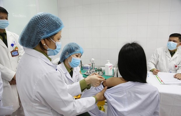 首款新冠疫苗正式获准在越南紧急情况下使用