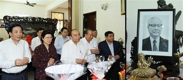 越南政府总理阮春福敬香缅怀党和国家领导人