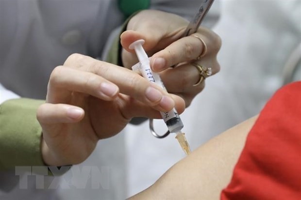 胡志明市热带病医院首批900名医务人员将于3月8日接受新冠疫苗接种
