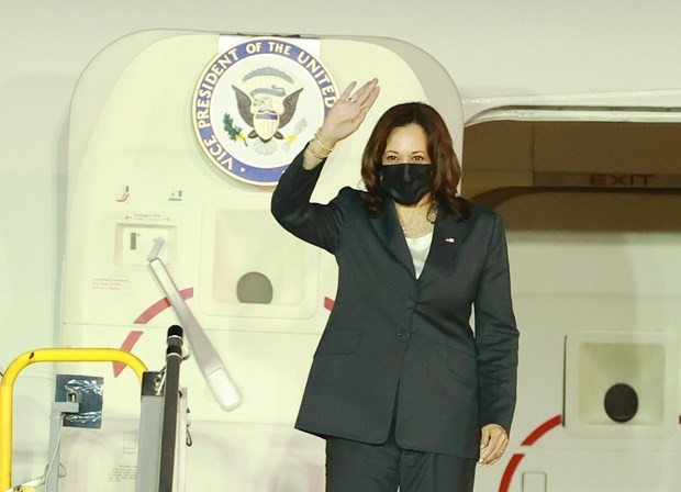 美国副总统卡玛拉·哈里斯开始对越南进行访问