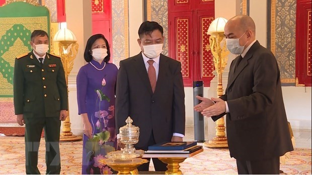 柬埔寨国王诺罗敦•西哈莫尼:越南与柬埔寨的全面合作关系不断向前发展