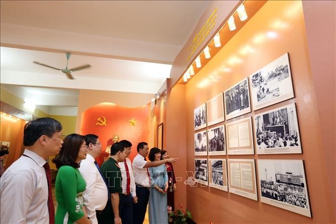 Khai mạc Triển lãm sách trực tuyến kỷ niệm 130 năm Ngày sinh Chủ tịch Hồ Chí Minh