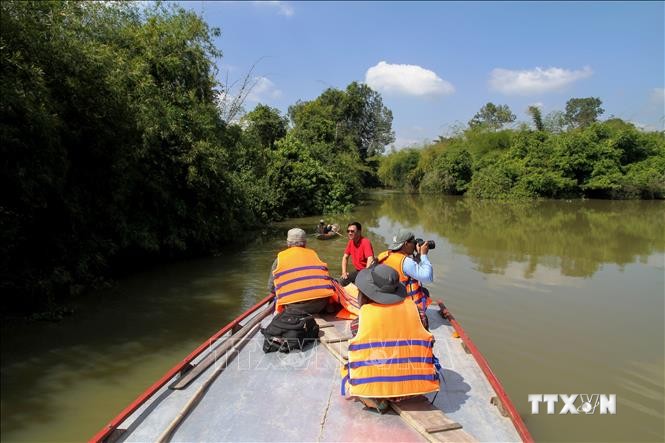Đoạn sông Vàm Cỏ Đông nằm trong khu vực Vườn Quốc gia Lò Gò - Xa Mát huyện Tân Biên, Tây Ninh. Ảnh: Lê Đức Hoảnh - TTXVN