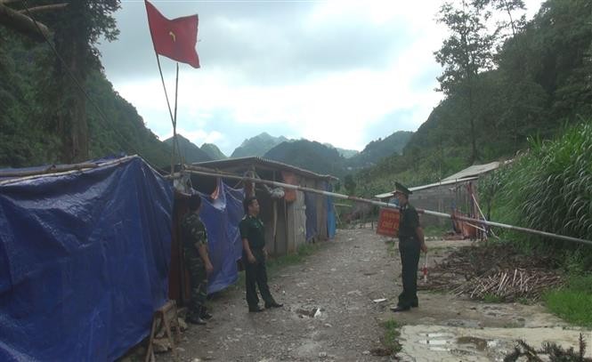 Điểm chốt chặn tại mốc 409, thôn Nhù Sang, xã Lũng Táo, huyện Đồng Văn (Hà Giang). Ảnh: Nguyễn Chiến-TTXVN