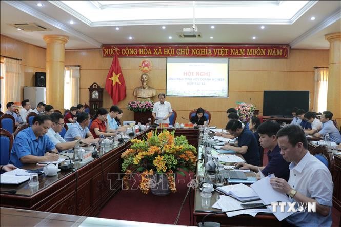 Hội nghị trực tuyến nhằm tháo gỡ khó khăn cho doanh nghiệp và hợp tác xã ở tỉnh Bắc Kạn. Ảnh: Vũ Hoàng Giang - TTXVN