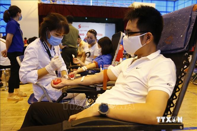 Dự kiến ngày hội hiến máu sẽ thu về khoảng 600 đơn vị máu. Ảnh: Nam Sương - TTXVN