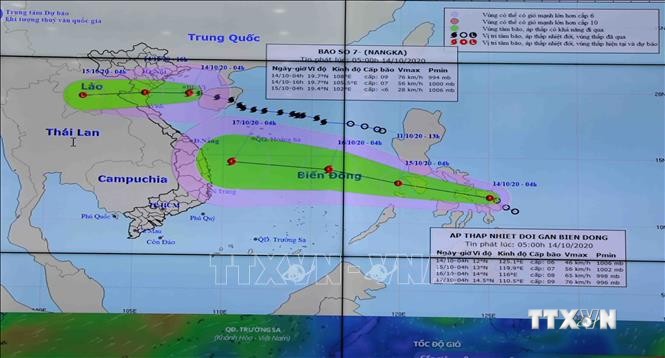 Sơ đồ đường đi của bão số 7 và áp thấp nhiệt đới (ATNĐ) hình thành gần biển Đông. Ảnh: Vũ Sinh - TTXVN