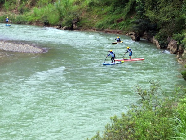 Các thử thách khó khăn trên dòng sông Miện. Ảnh: baohagiang.vn