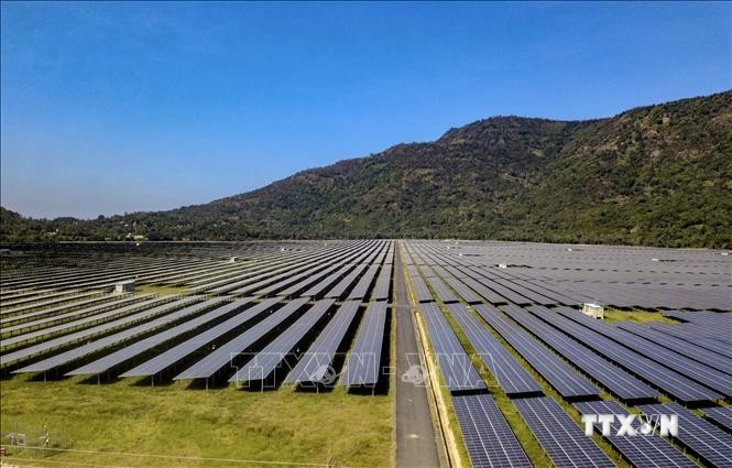 Nhà máy điện mặt trời Sao Mai - An Giang với tổng công suất 210 MWp sẽ đóng góp gần 400 triệu kWh mỗi năm cho lưới điện quốc gia. Ảnh: Thanh Sang – TTXVN.